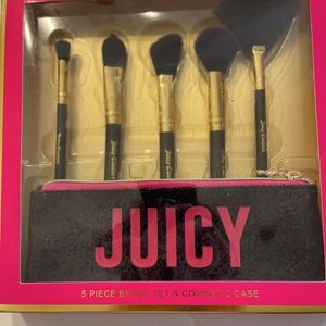 Juicy Couture Makeup | Juicy 5 Piece Brush Set &Cosmetic Case Color: Black/Gold